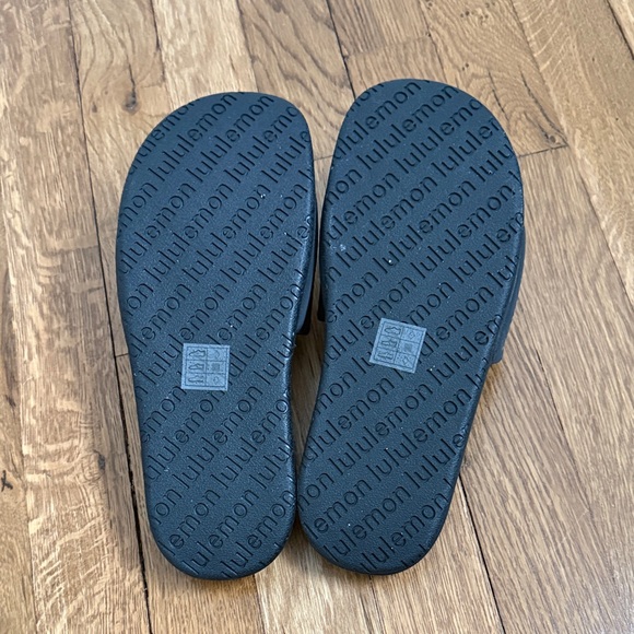 Lululemon Black Casual Slide Sandals - Picture 3 of 5